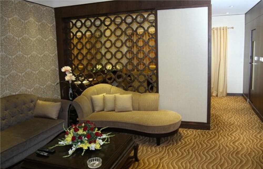 Фото Hotel Centre Point