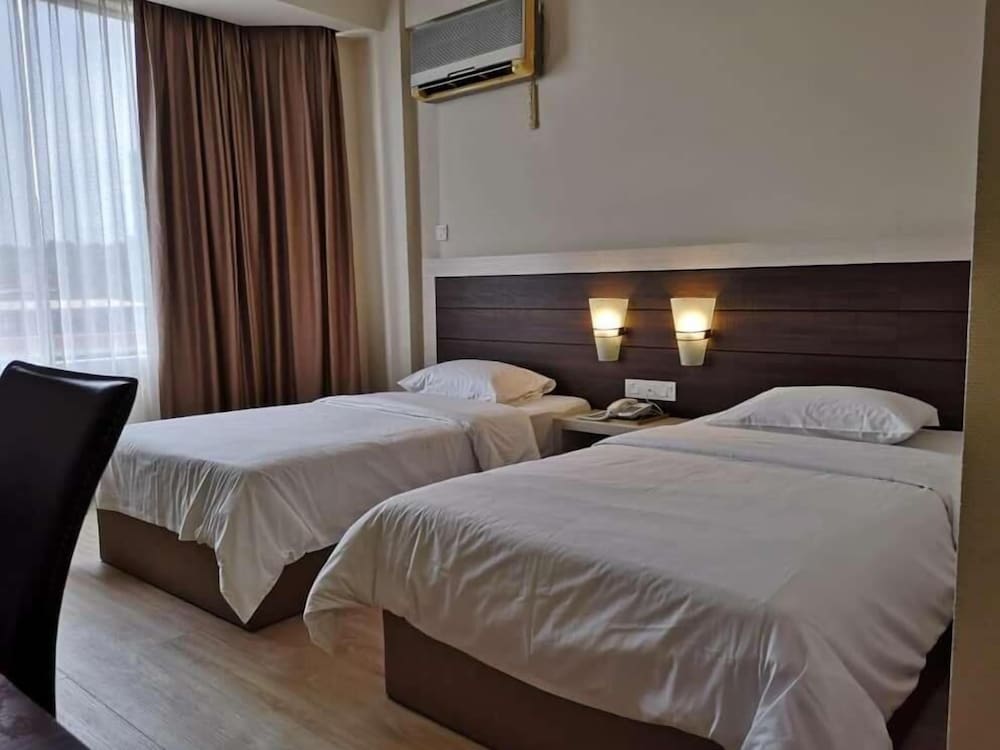 Фото Somerset Hotel