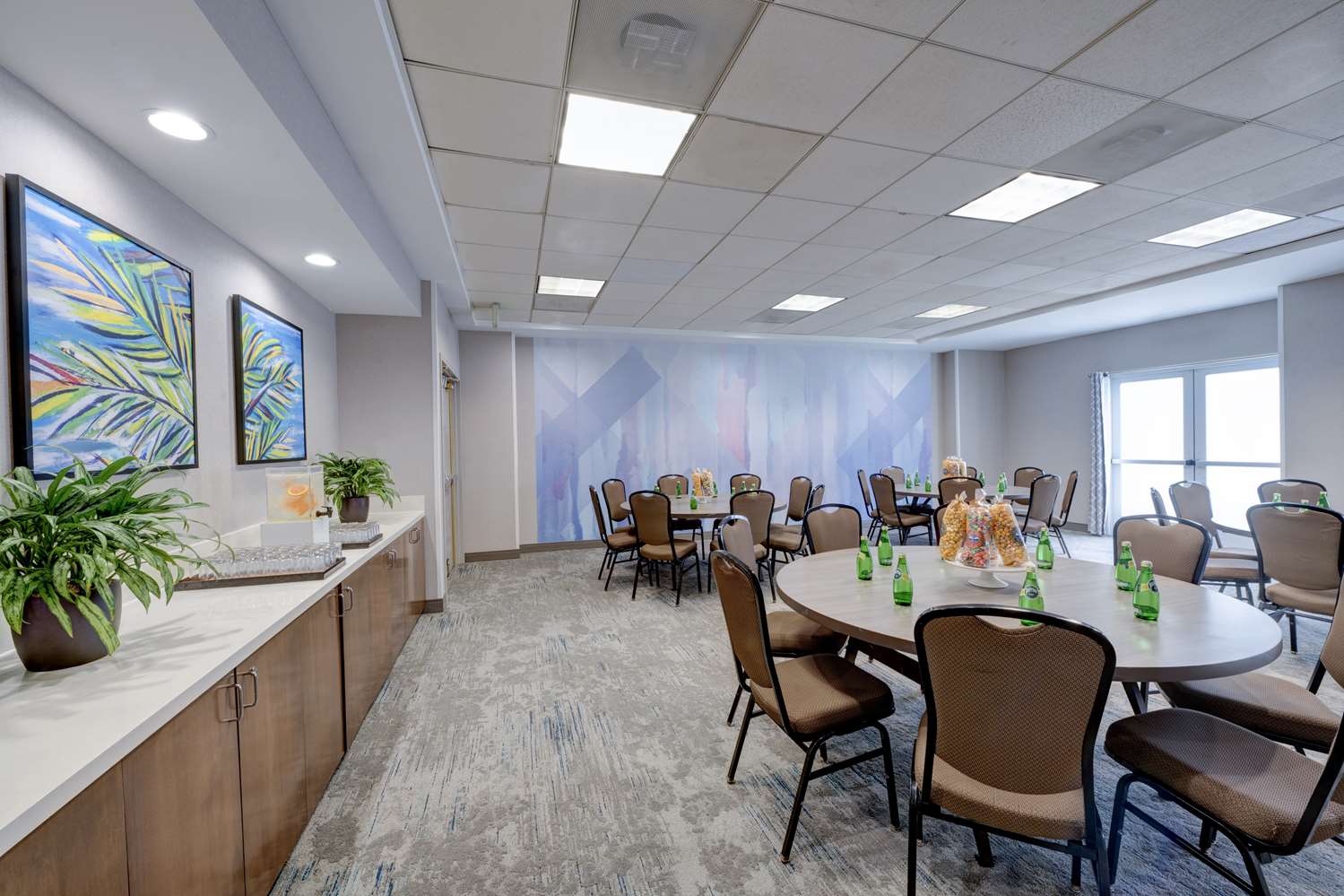 Фото Hilton Garden Inn Anaheim/Garden Grove