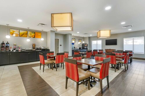 Гостиница Comfort Suites West Jacksonville в Джэксонвилле