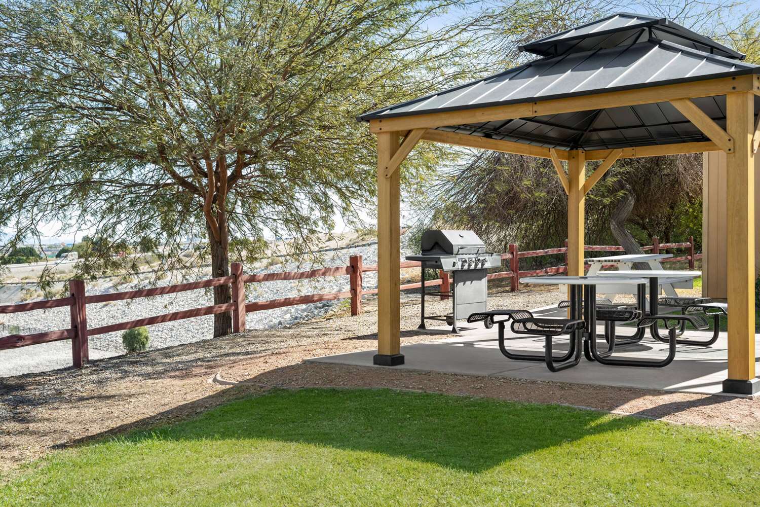 Фото Travelodge by Wyndham Yuma