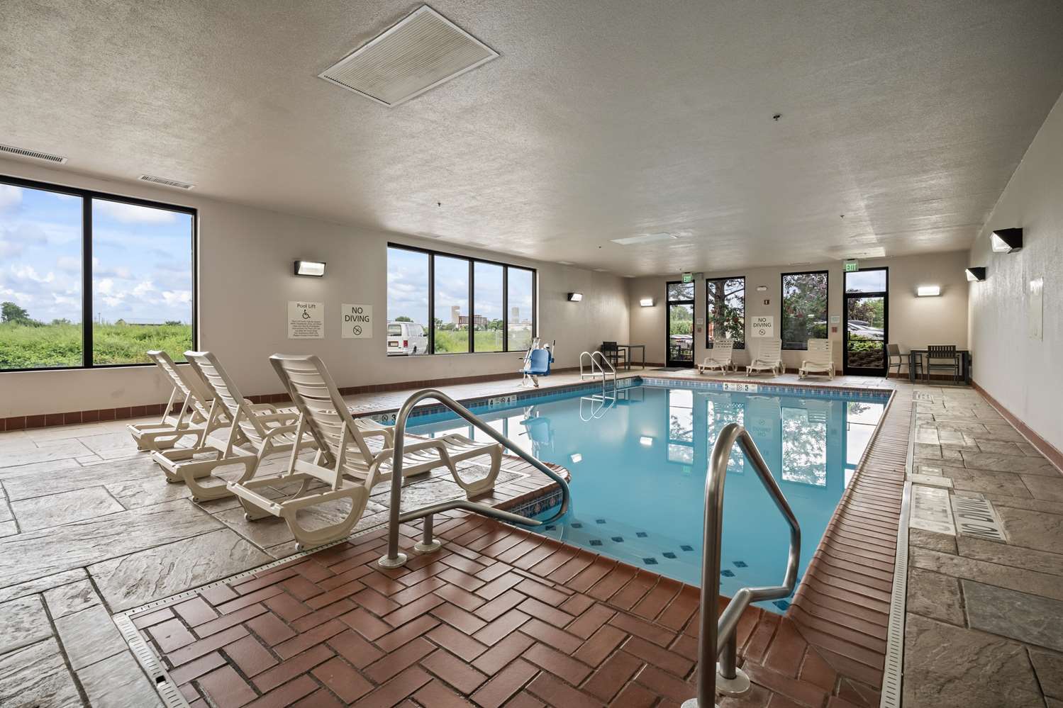 Фото Hampton Inn Ridgefield Park