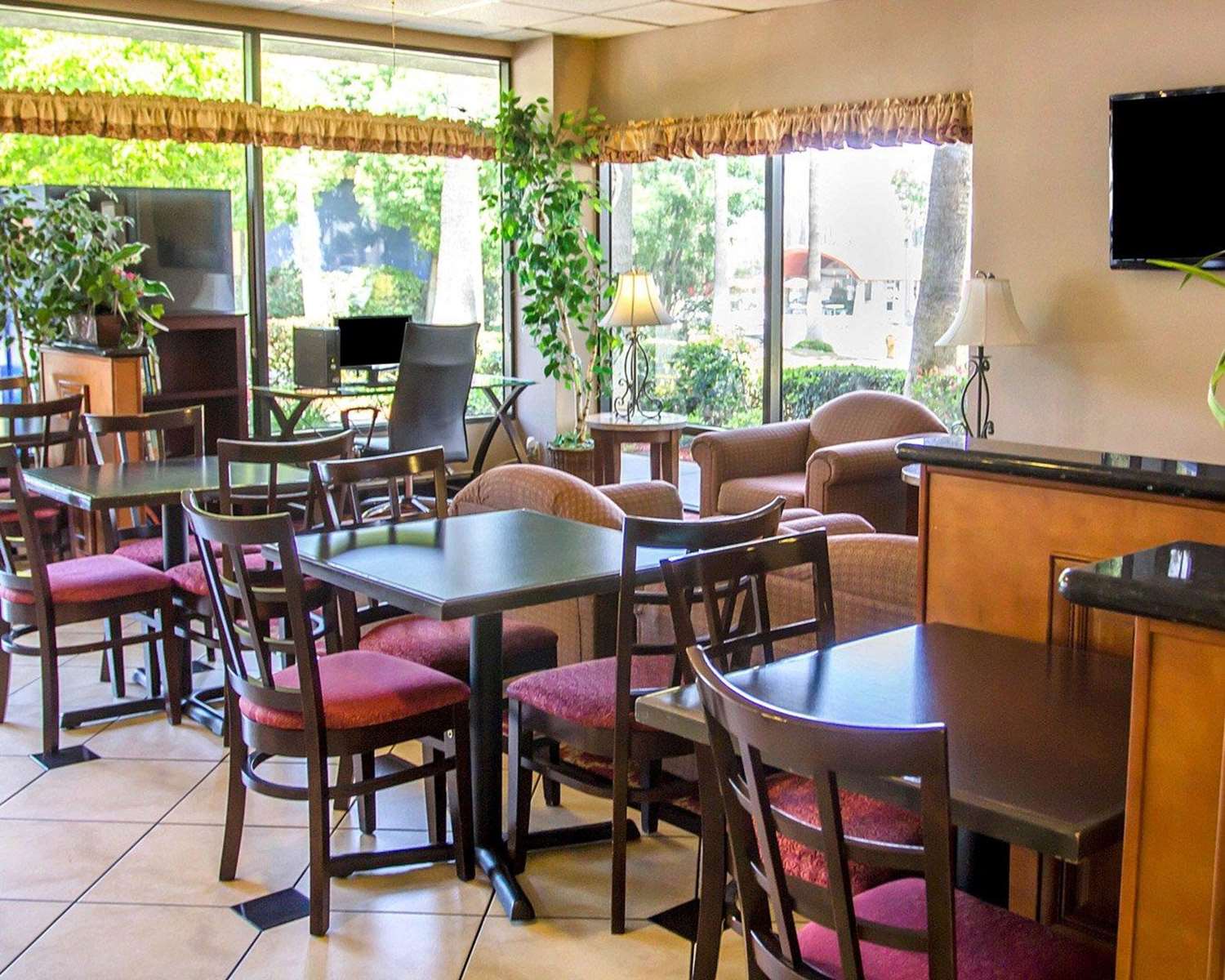 Фото Quality Inn Riverside near Ucr and Downtown