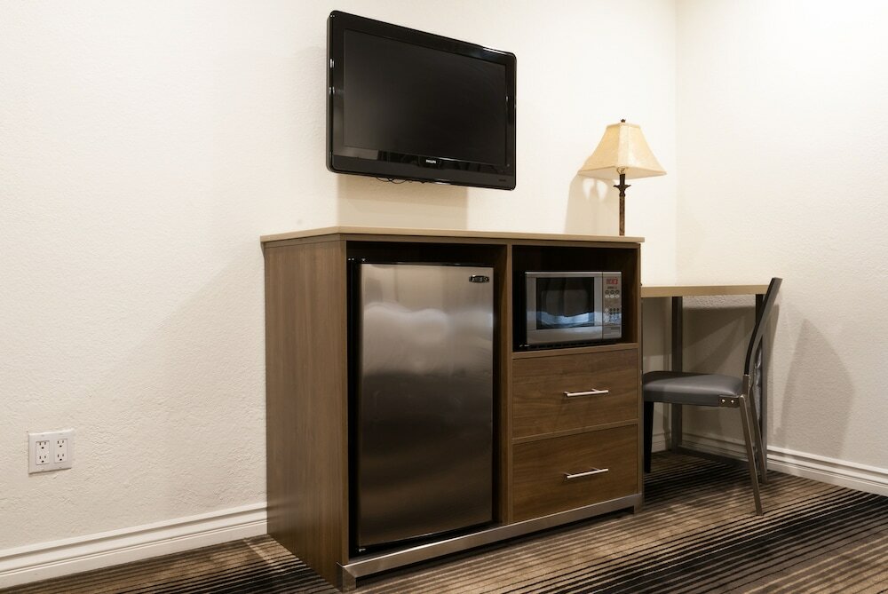 Фото Rodeway Inn & Suites Pacific Coast Highway