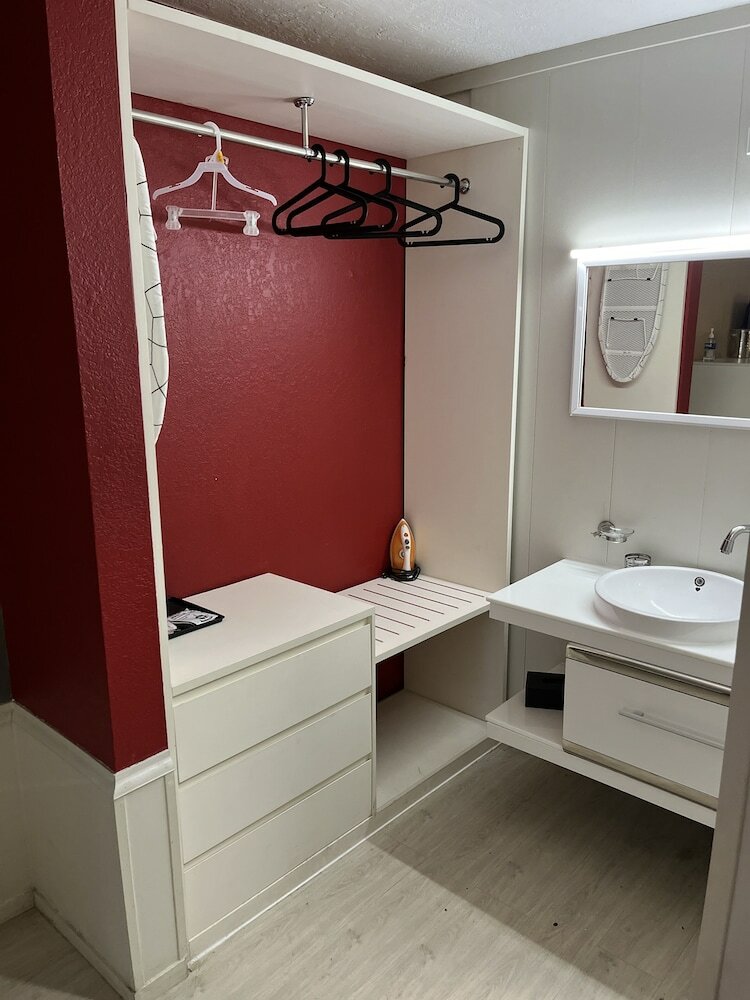 Фото Travelodge by Wyndham Orlando Heart of International Drive