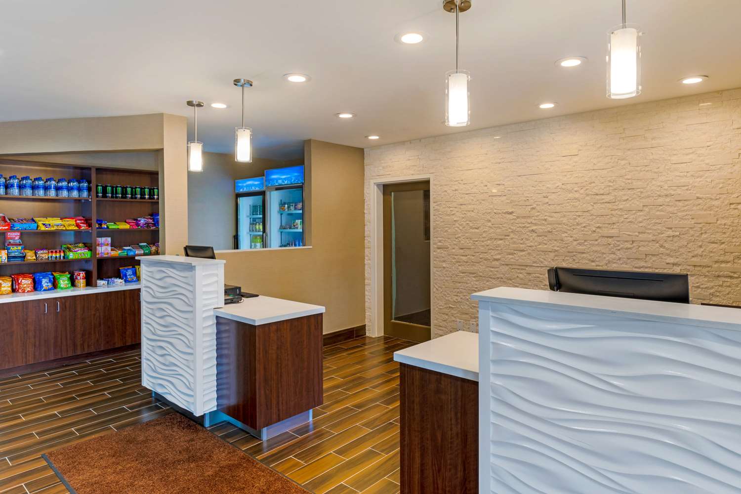 Фото Comfort Inn & Suites near Ontario Airport