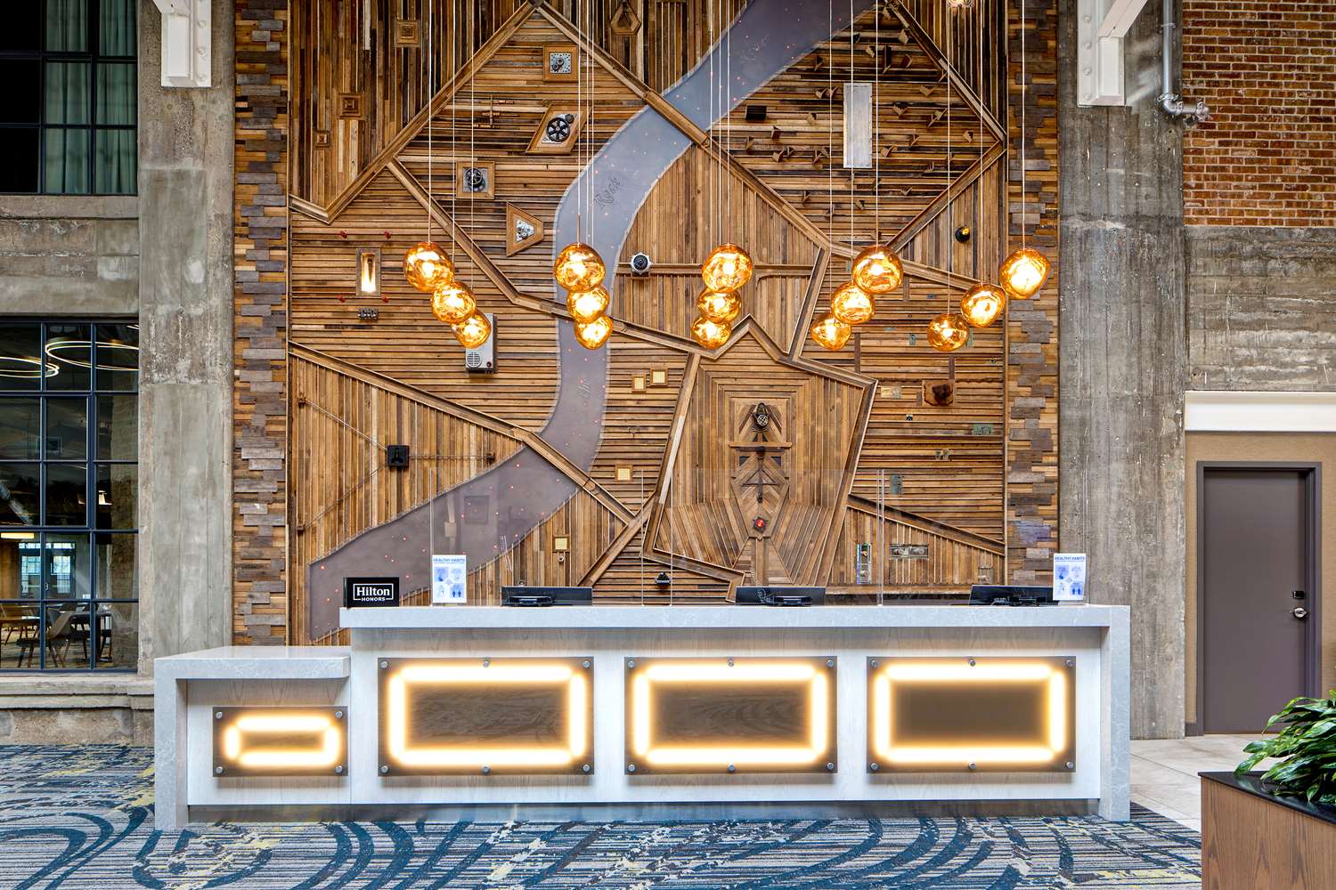 Фото Embassy Suites by Hilton Rockford Riverfront