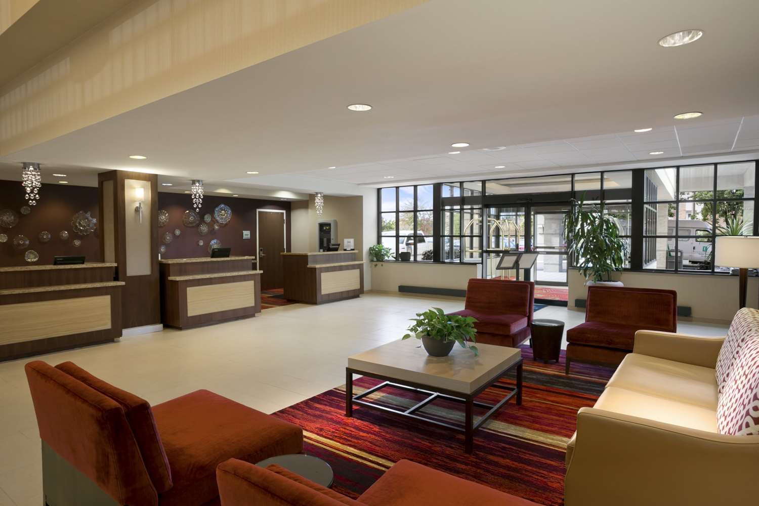 Фото Embassy Suites by Hilton Cleveland Beachwood