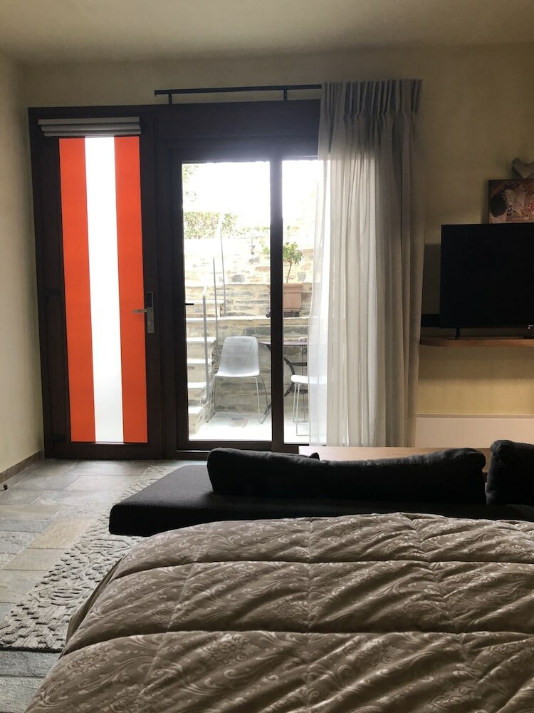 Фото Valeni Boutique Hotel