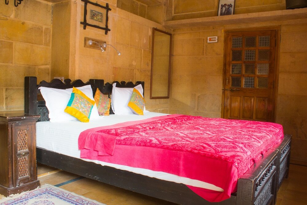 Фото Hotel Shahi Palace