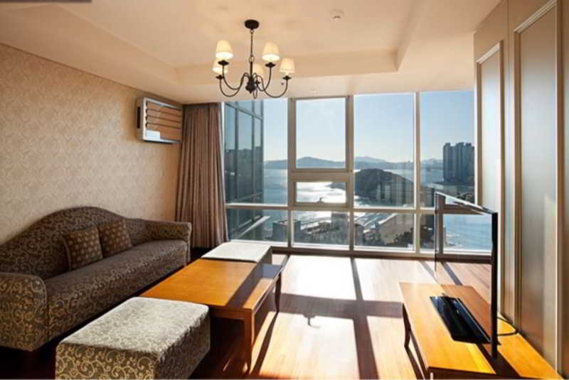 Фото Haeundae Seacloud Hotel Residence