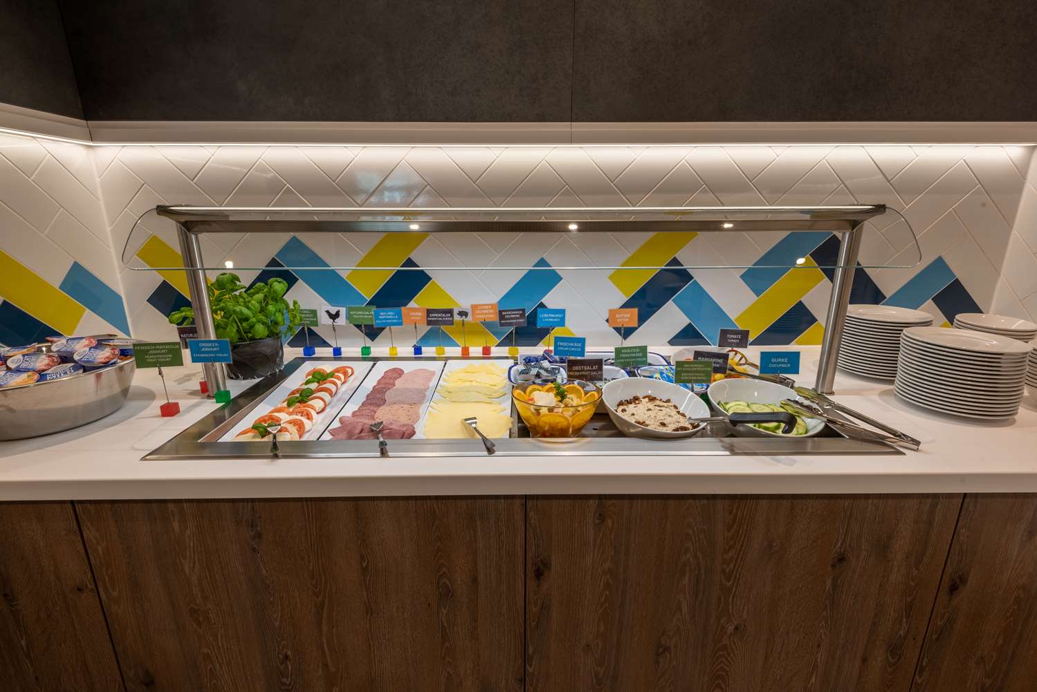 Фото Hampton by Hilton Düsseldorf City Centre