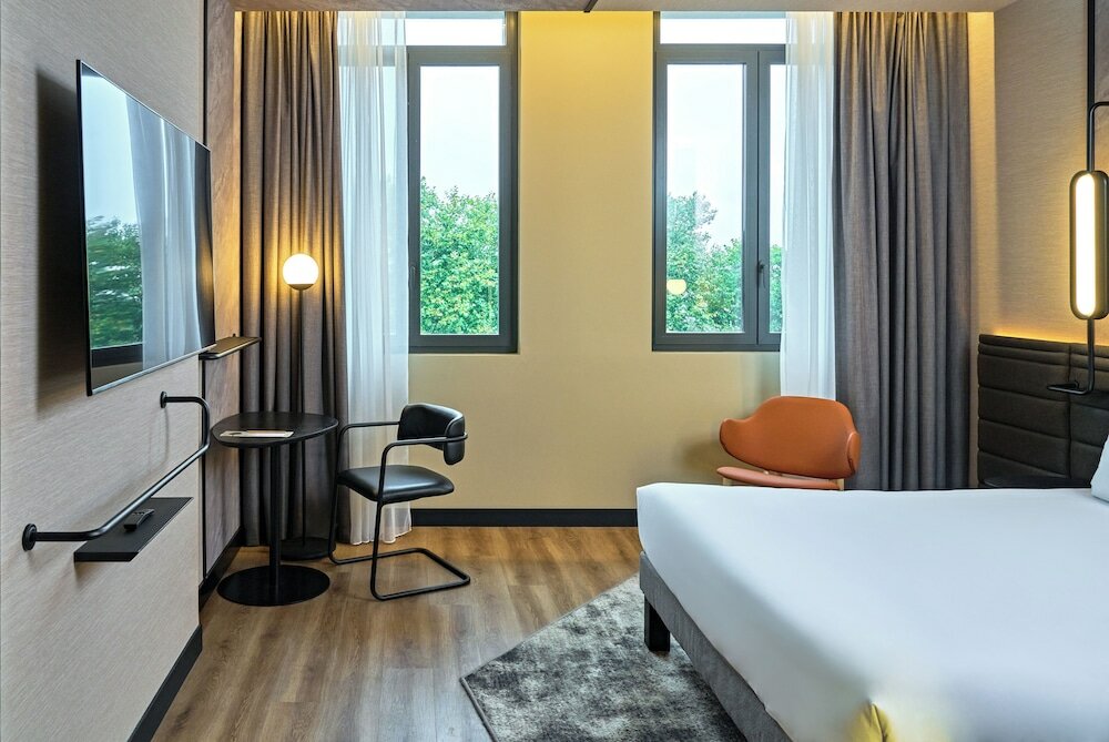 Фото отеля 2