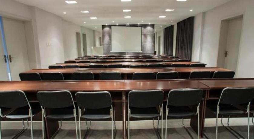 Фото Jinjiang Inn Xinxiang Railway Station