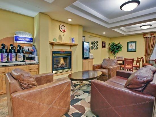 Фото Holiday Inn Express Dryden