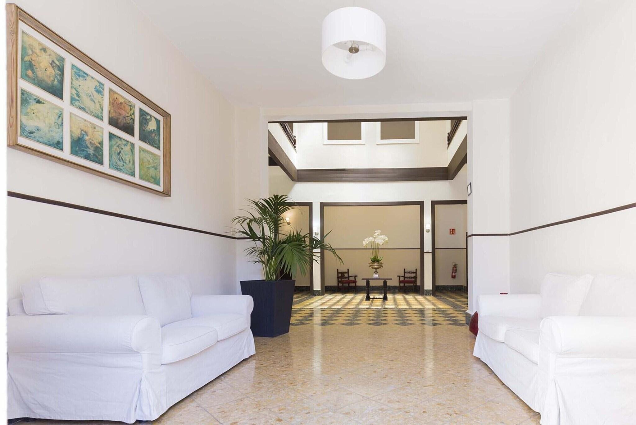 Фото Hotel Madrid