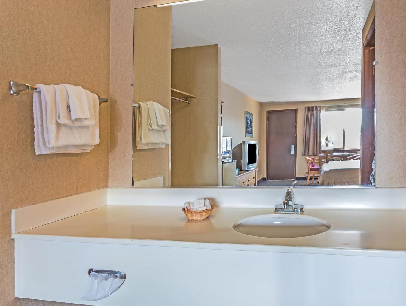 Фото Travelodge by Wyndham Pioneer Villa