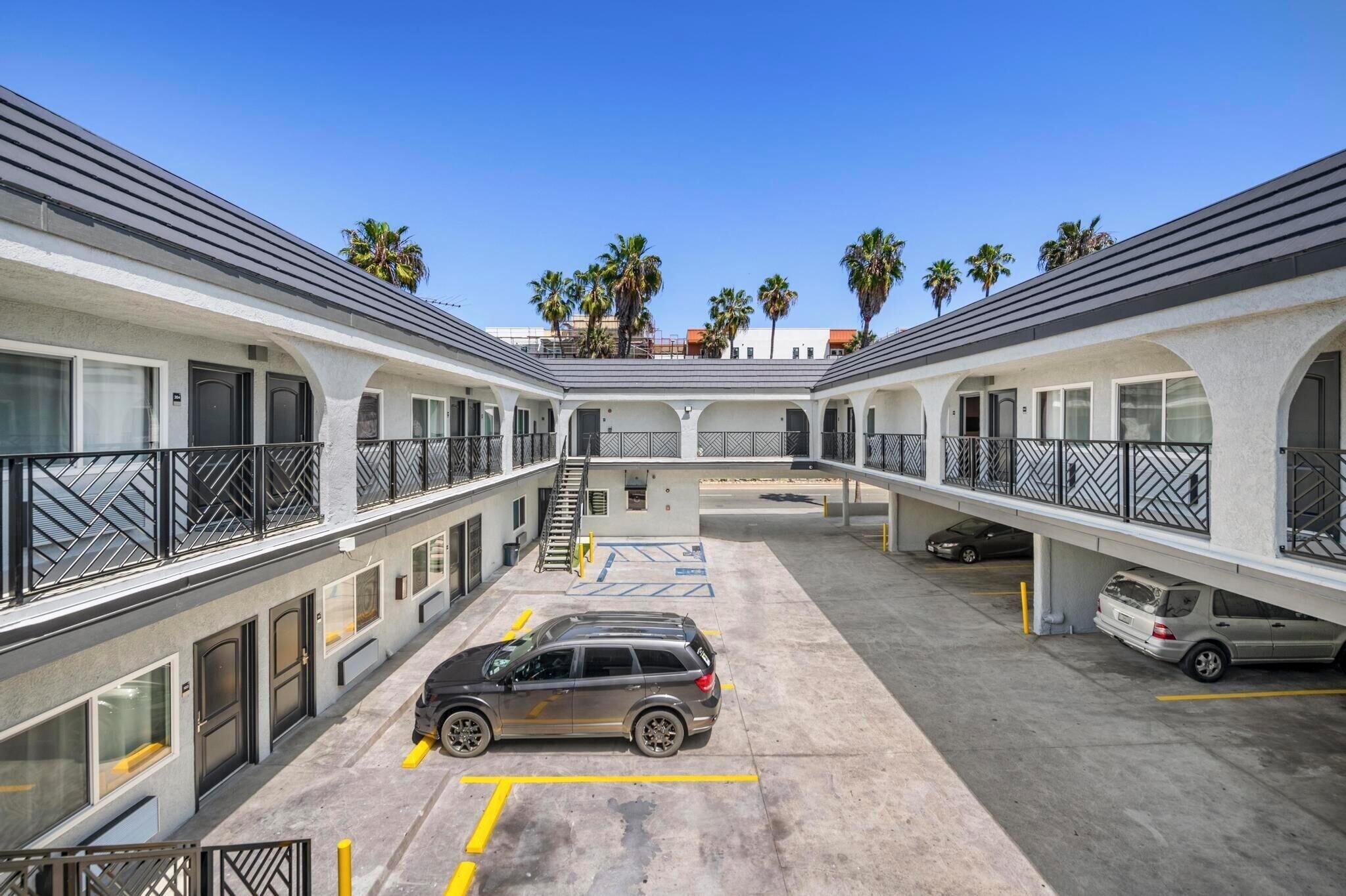 Фото отеля 3