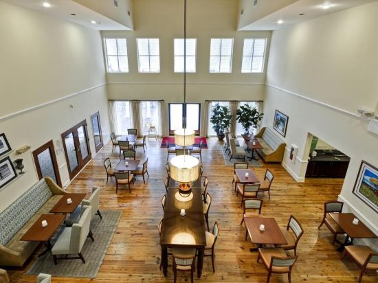 Фото Hampton Inn & Suites Charleston/West Ashley