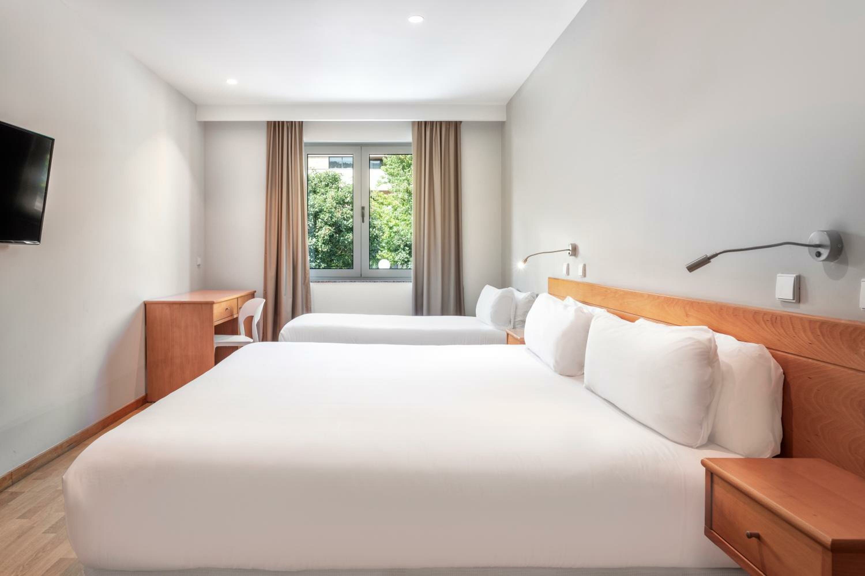 Фото B&B HOTEL Braga Lamaçaes