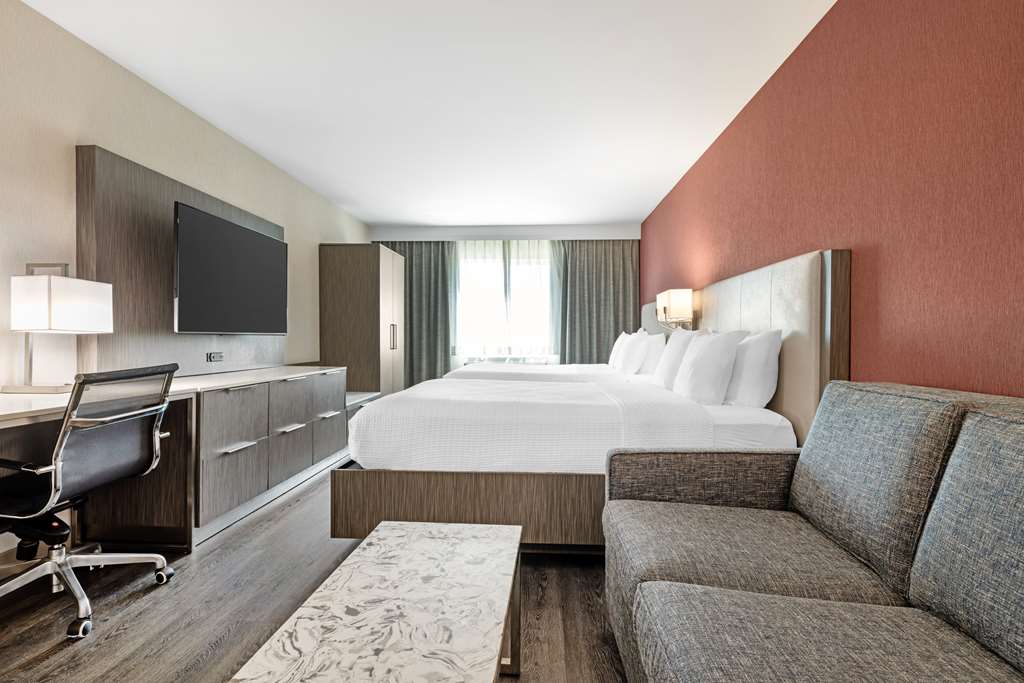 Фото Best Western Plus Temecula Wine Country Hotel &Suites