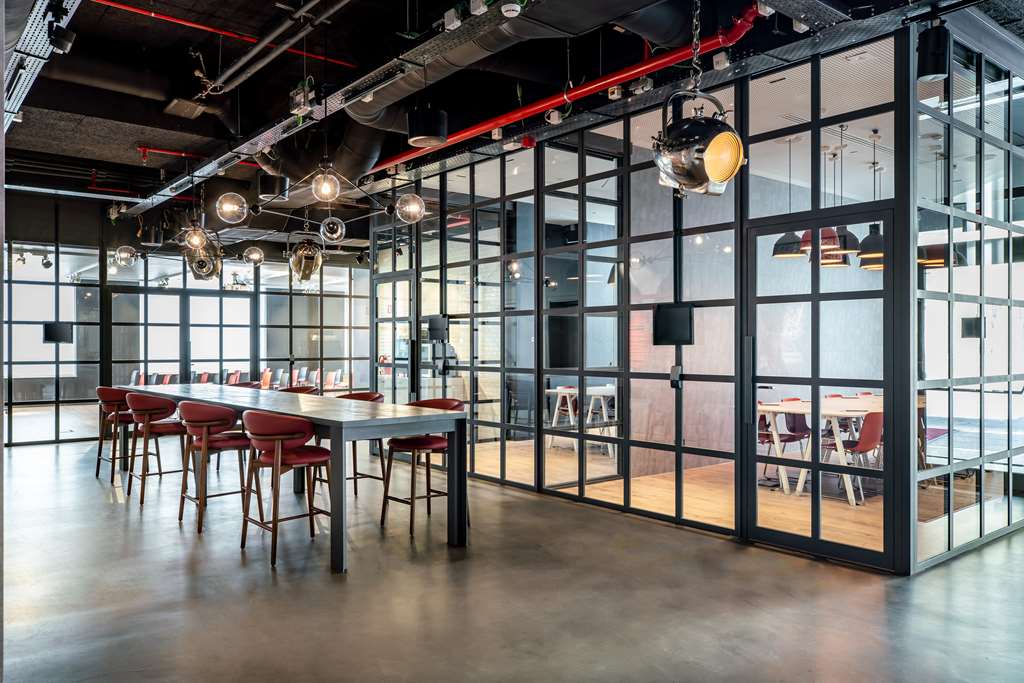 Фото Radisson Red Brussels
