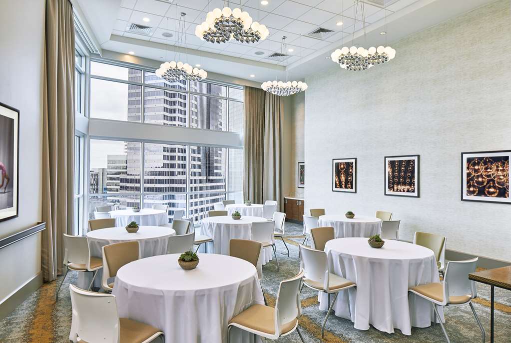 Фото Hampton Inn & Suites Atlanta-Midtown, Ga