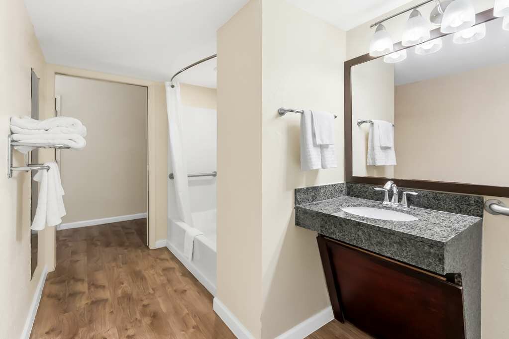 Фото Best Western Patriots Point