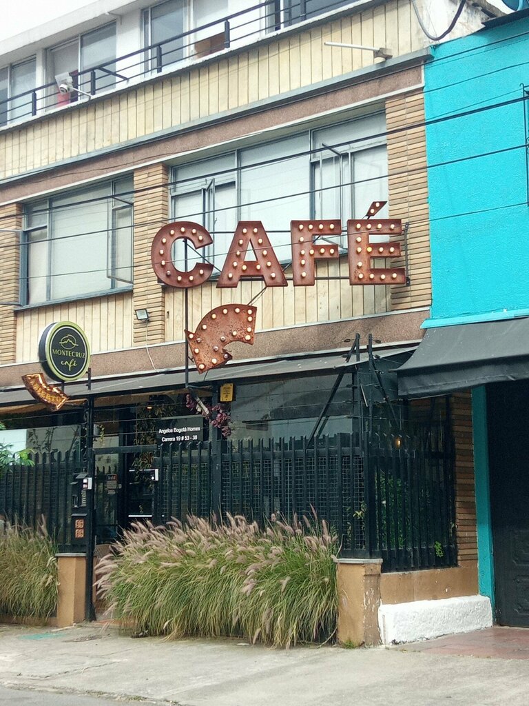 Cafe Café Montecruz, Bogota, photo