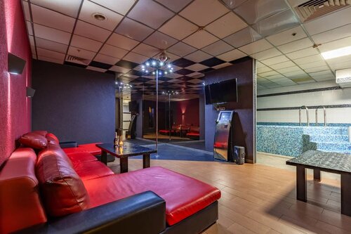 Keng eshakli ayollar anal jinsiy aloqa