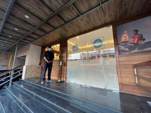 Гостиница Dolphin Grand