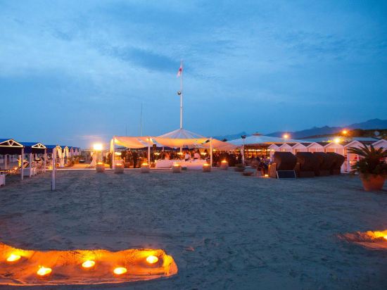 Фото Augustus Hotel & Resort