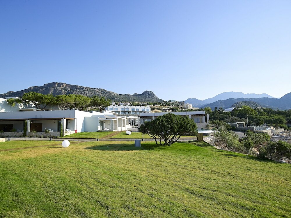 Фото Kakkos Beach Hotel - Adults Only