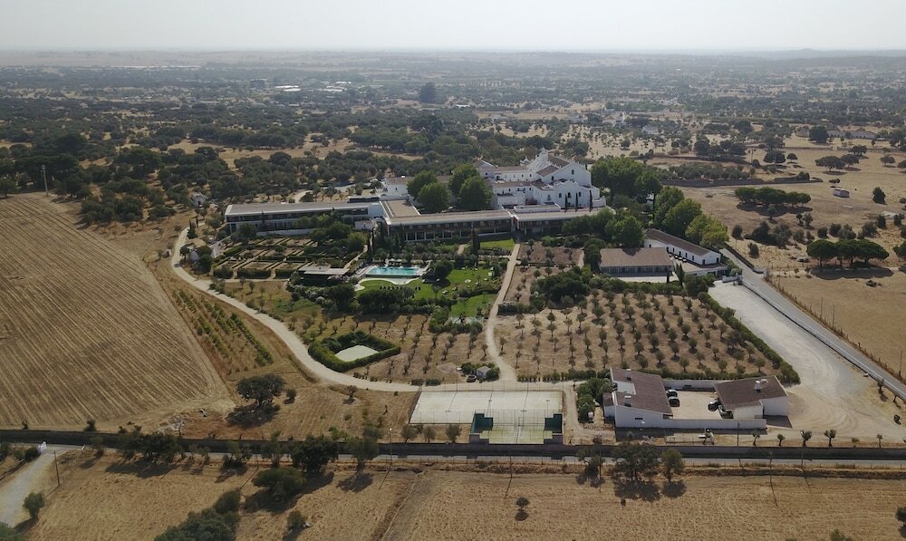 Фото Convento do Espinheiro, Historic Hotel & SPA