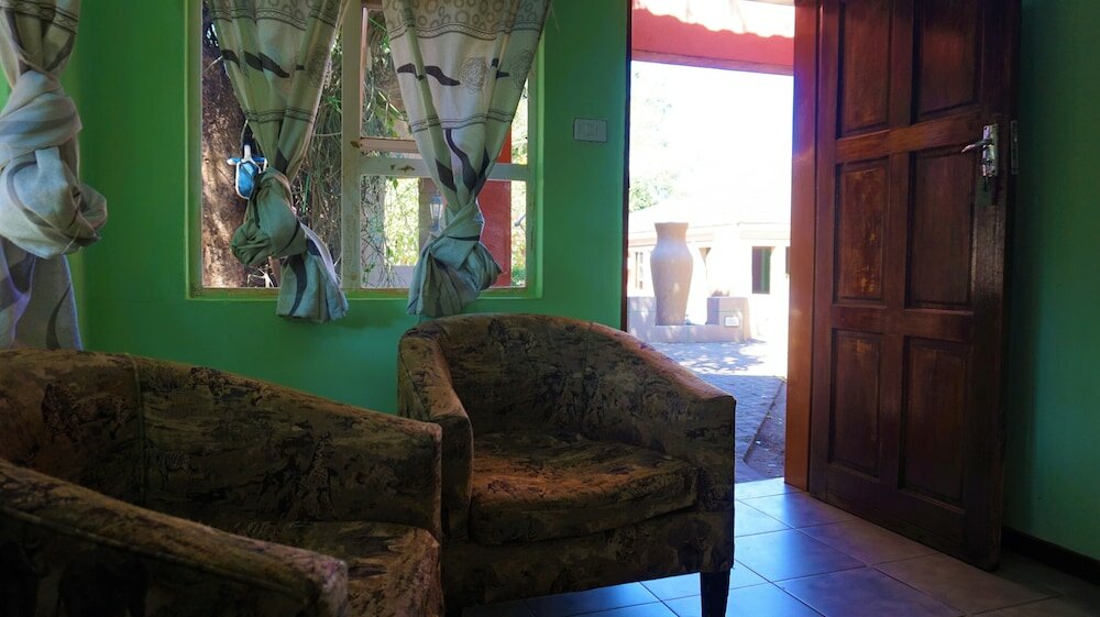 Фото Tasha Lodge