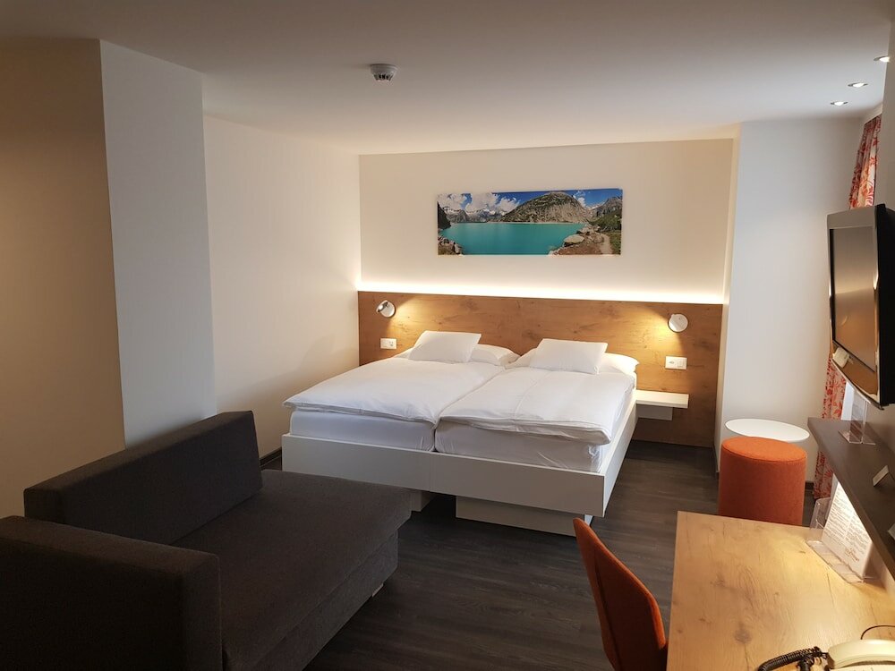 Фото Hotel Bernerhof