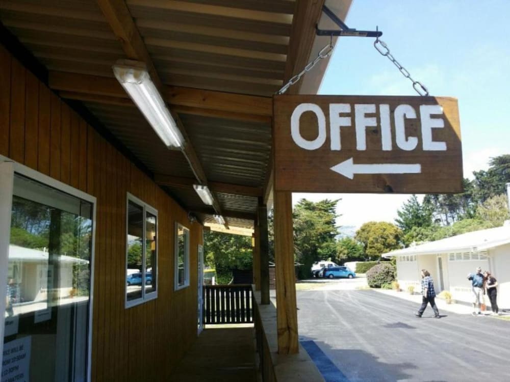 Фото South Brighton Holiday Park