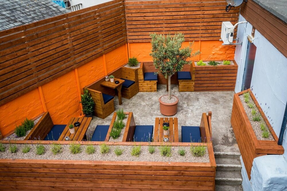 Фото The Longboat Inn