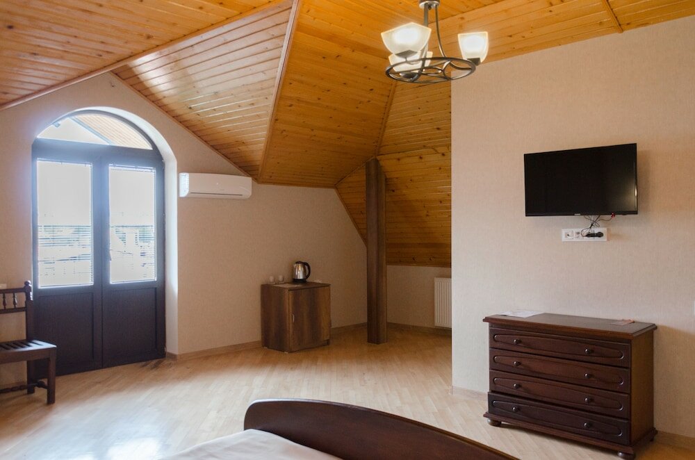 Фото Imperial House