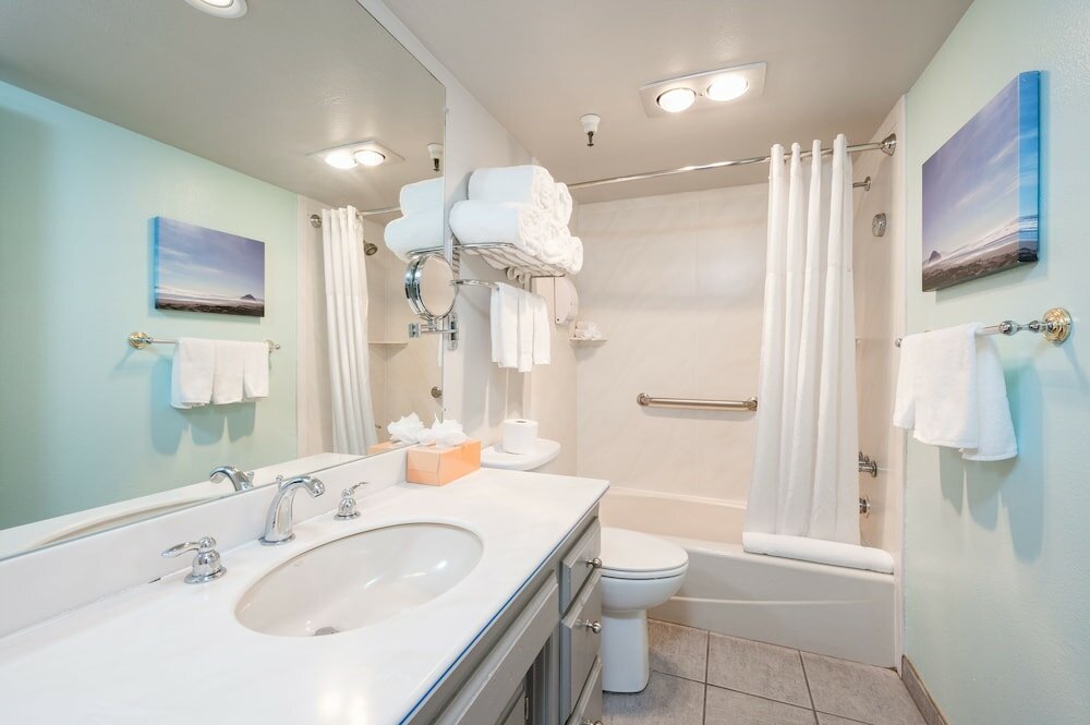 Фото 456 Embarcadero Inn & Suites