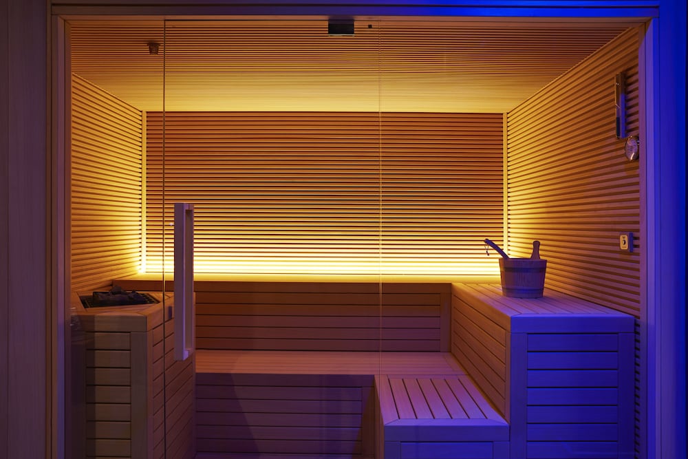 Фото Hotel The Building