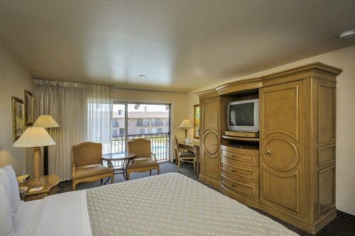 Гостиница Days Inn by Wyndham Modesto в Модесто