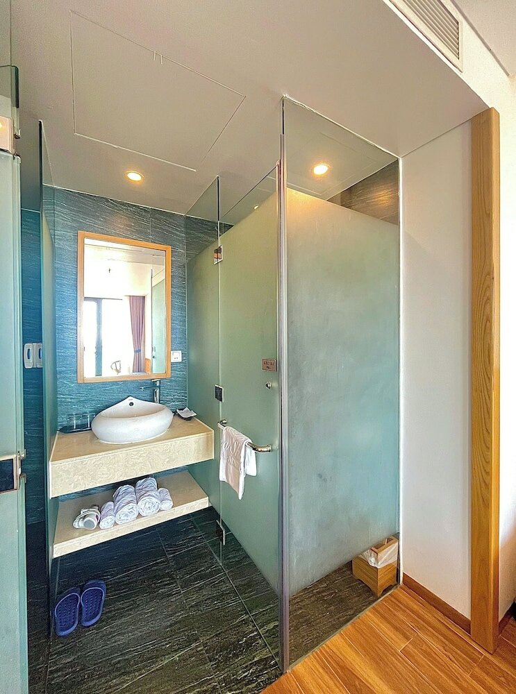 Фото Seashore Hotel & Apartment