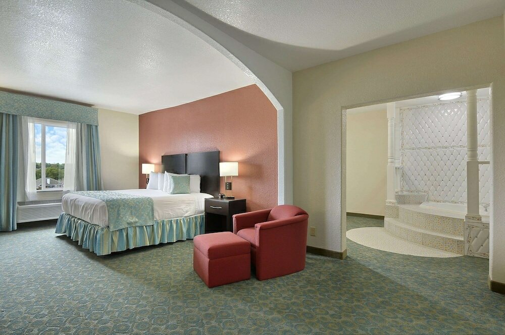 Фото Ramada by Wyndham South Waco