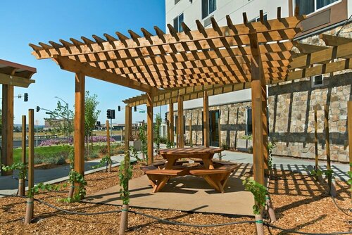 Гостиница Oxford Suites Sonoma County в Ронерт Парке