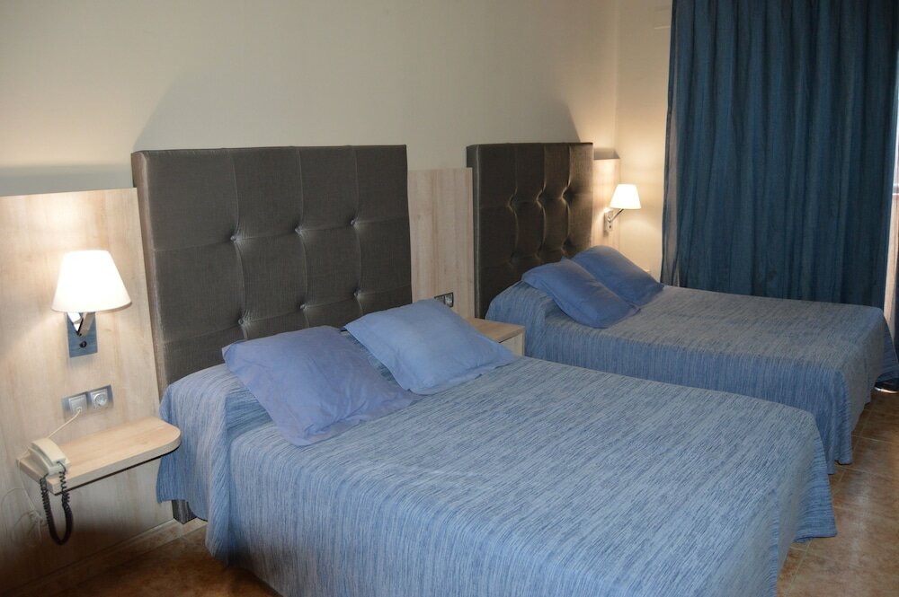 Фото Hotel Ciutadella