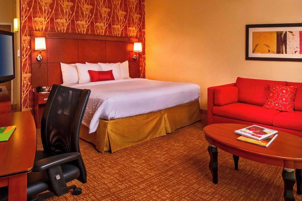 Фото Courtyard by Marriott Virginia Beach Norfolk