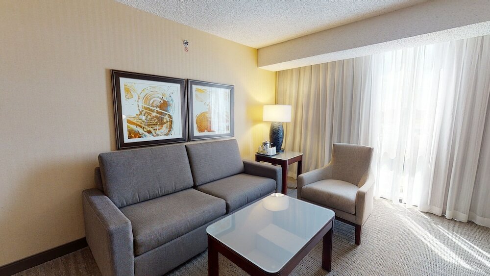 Фото Sheraton West Des Moines Hotel