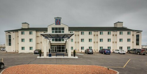 Внешний вид отеля Motel 6 Saskatoon в Саскатуне, фото 5