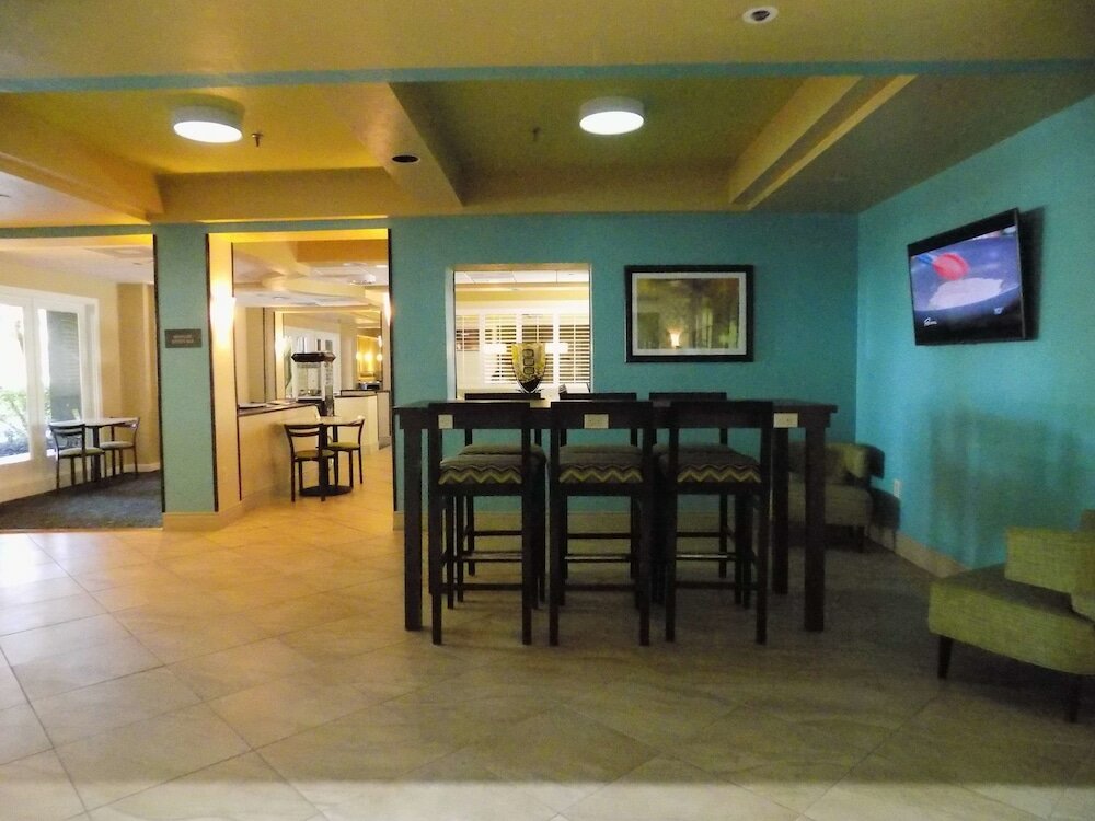 Фото Best Western Plus Deerfield Beach Hotel & Suites